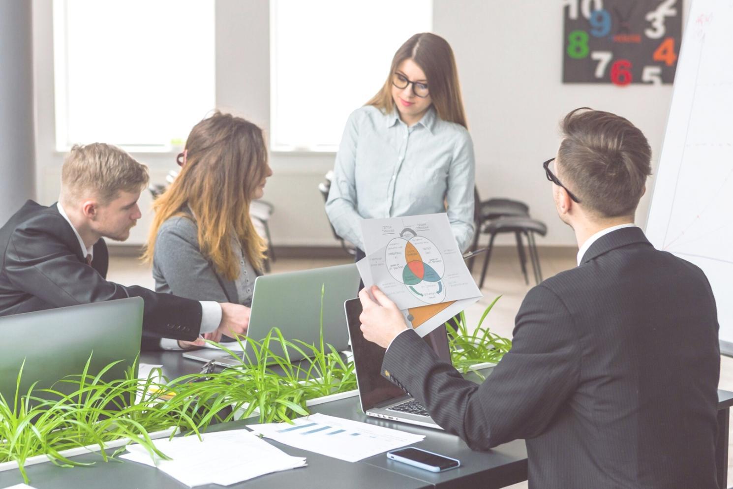 Sesión práctica de análisis financiero con casos reales